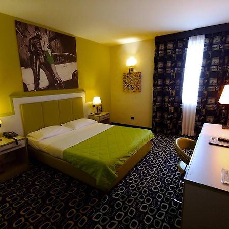 Invilladiserio Hotel Villa di Serio Eksteriør bilde